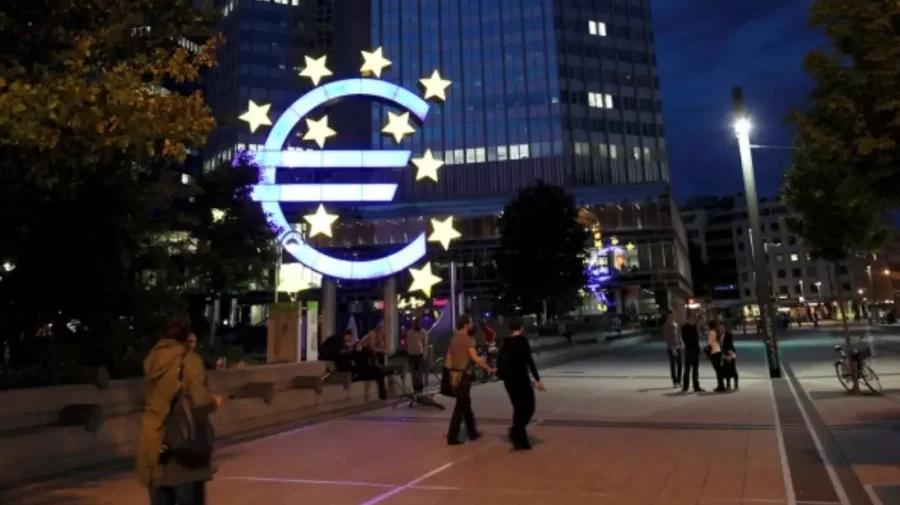 Bloomberg: UE refuză confiscarea totală a bunurilor rusești înghețate pentru reconstrucția Ucrainei