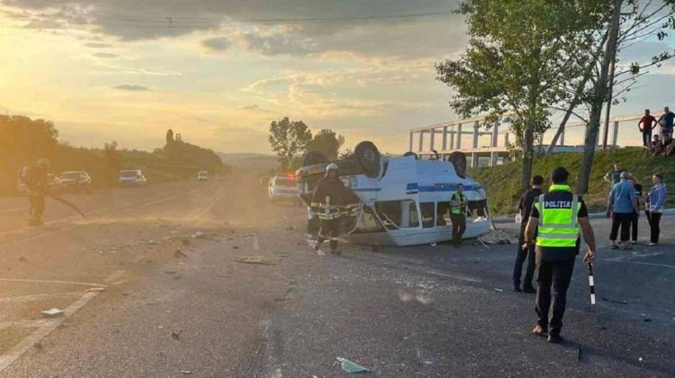 Detalii de la Poliție despre accidentul de la Strășeni: 9 persoane au fost rănite