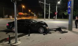 VIDEO Detalii despre accidentul din fața Parlamentului: Un șofer și pasagera au ajuns la spital