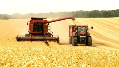 Granturi pentru tehnică agricolă! Suma de care pot beneficia 20 de fermieri moldoveni