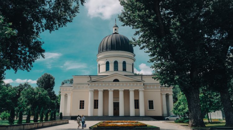 VIDEO Chișinăul Turistic: Cum s-au transformat tunurile turcilor în clopote pentru Catedrala Mitropolitană