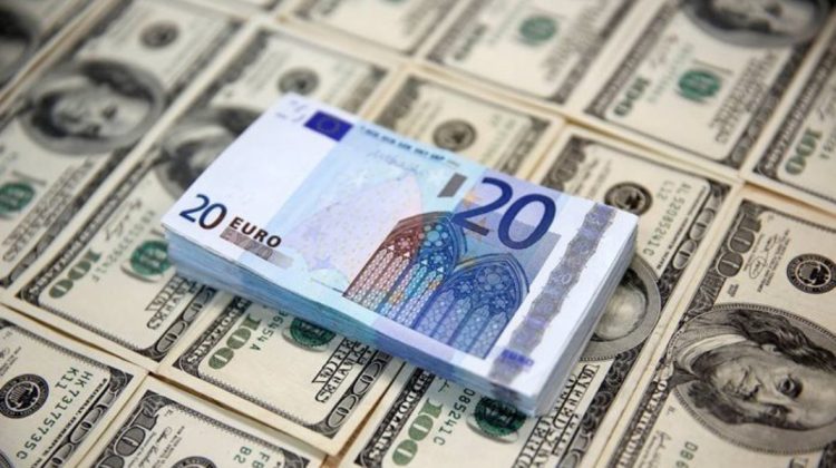 Curs valutar 21 septembrie. Moneda euro se scumpește cu 4 bani, iar dolarul cu 3
