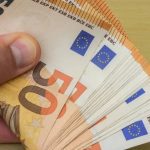 Curs valutar 20 august 2026: Cât valorează un euro și un dolar