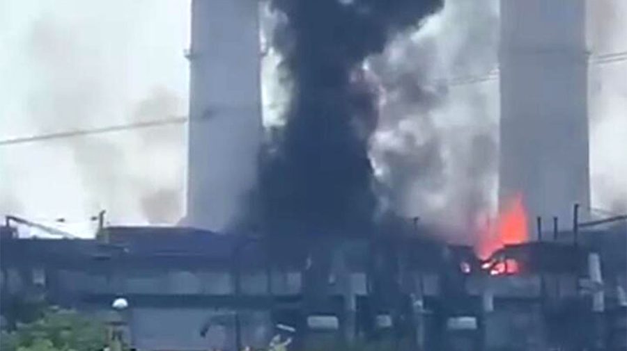 VIDEO O centrală rusească la granița cu Ucraina a ars. Rușii neagă că sursa incendiului a fost o explozie