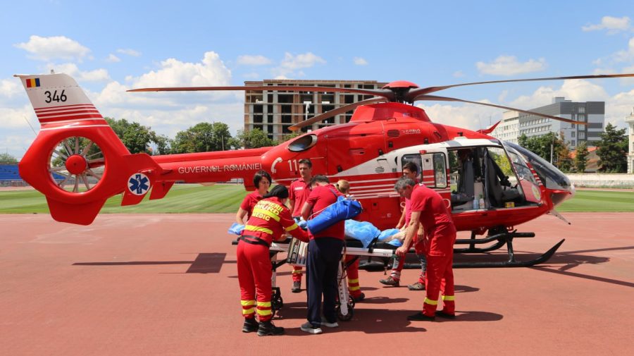 FOTO Accident la Taraclia. Un bărbat rănit a fost transportat cu elicopterul la Chișinău