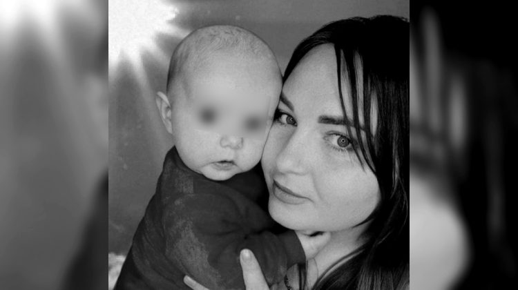 FOTO Mama și bebelușul său de 7 luni, uciși de un șofer beat la Ghidighici, petrecuți pe ultimul drum