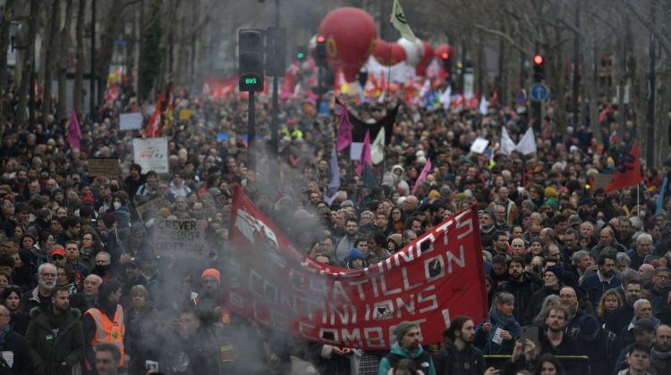 VIDEO Noi proteste în Franța pe tema pensiilor: Protestatarii pregătesc o ultimă încercare
