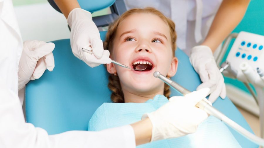 Zeci de copii din nordul țării vor beneficia de consultații stomatologice gratuite