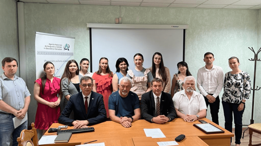 Tineri cercetători de la USM – beneficiari ai Bursei de excelență a Federației Mondiale a Savanților. Află cine-s