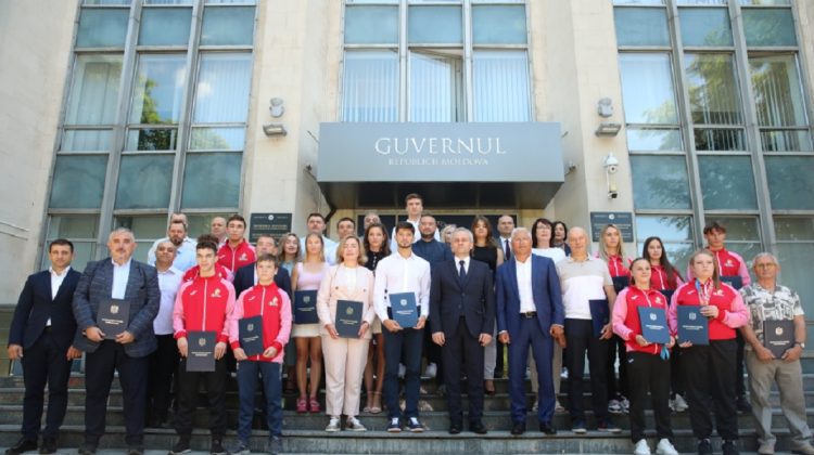 Mândrie națională! Premii în valoare de circa 1,5 mln lei pentru sportivii și antrenorii de performanță din Moldova