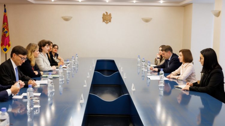 VIDEO Prima șefă a legislativului francez care vizitează țara noastră! Maia Sandu a avut o întrevedere cu ea