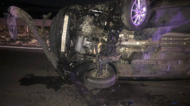 VIDEO Accident GRAV la Suruceni! O mașină s-a răsturnat, iar două persoane au ajuns la spital