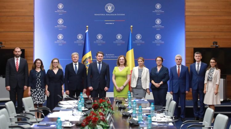 Moldova vrea să se conecteze la Iniţiativa celor Trei Mări. Consultări police la Bucureşti
