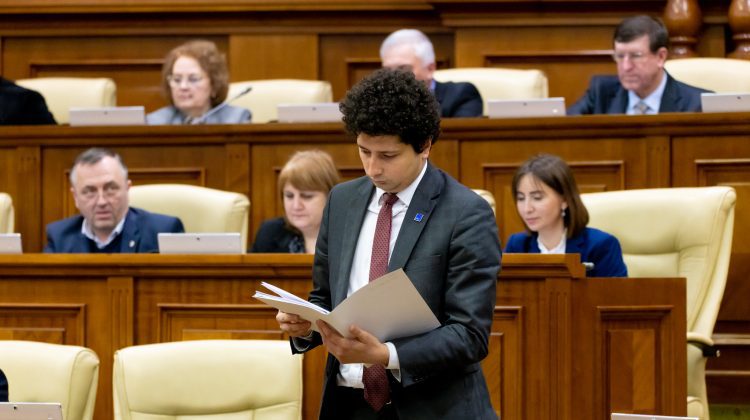 Deputatul PAS, Radu Marian, deschide azi șampania! Decizia luată de Parlament ce-l vizează