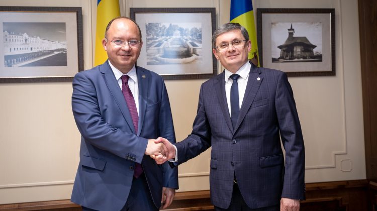 FOTO Bogdan Aurescu a trecut și pe la Parlament, după ce s-a văzut cu Sandu. Ce a discutat cu Igor Grosu