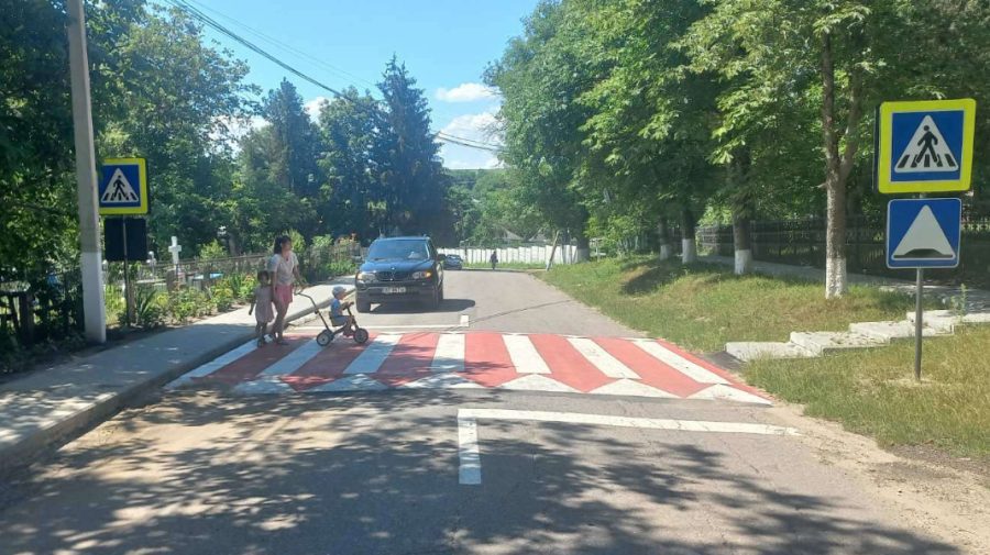 FOTO Pe drumurile publice naționale au fost amenajate 106 treceri pietonale supraînălțate