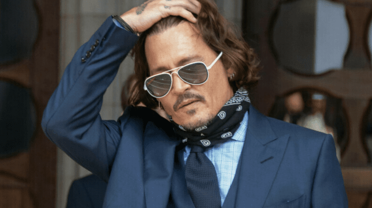 Johnny Depp, găsit inconștient în camera sa de hotel. Un medic a fost chemat de urgență, iar două concerte – ANULATE