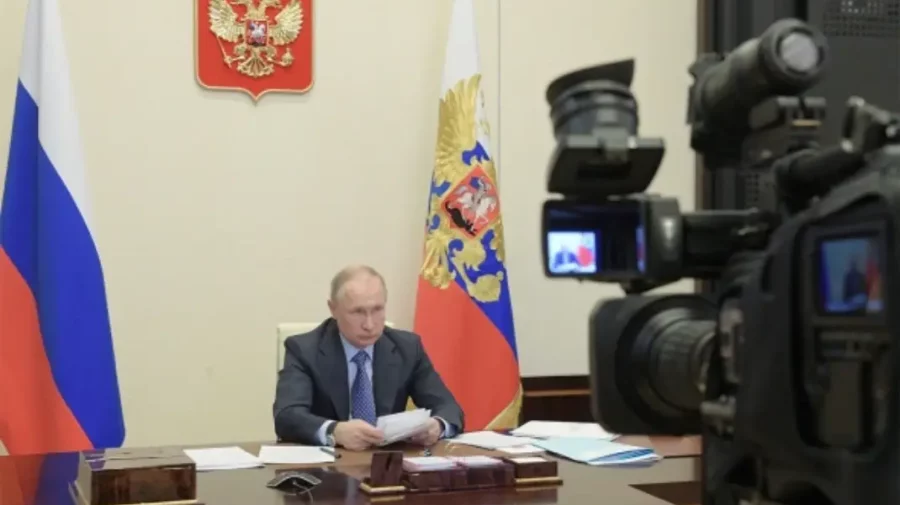 Umilit! Kremlinul susține că Putin va „participa deplin” la summit-ul BRICS, dar online