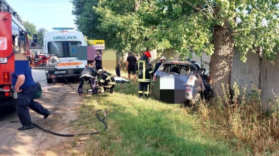 Doi morți și un rănit, în raionul Călărași. Se aflau într-o Toyota cu care s-au tamponat cu viteză excesivă în copac