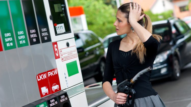 Prețul carburanților crește pe zi ce trece. Benzina este cu 10 bani mai scumpă