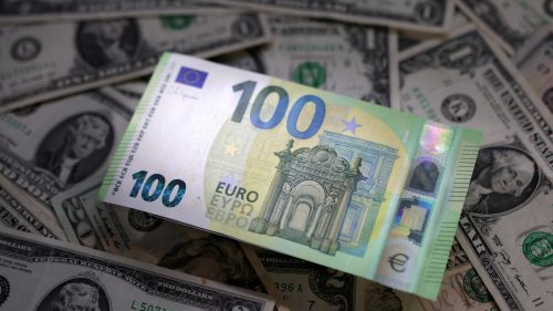 Curs valutar 18 august 2026: Cât valorează un euro și un dolar