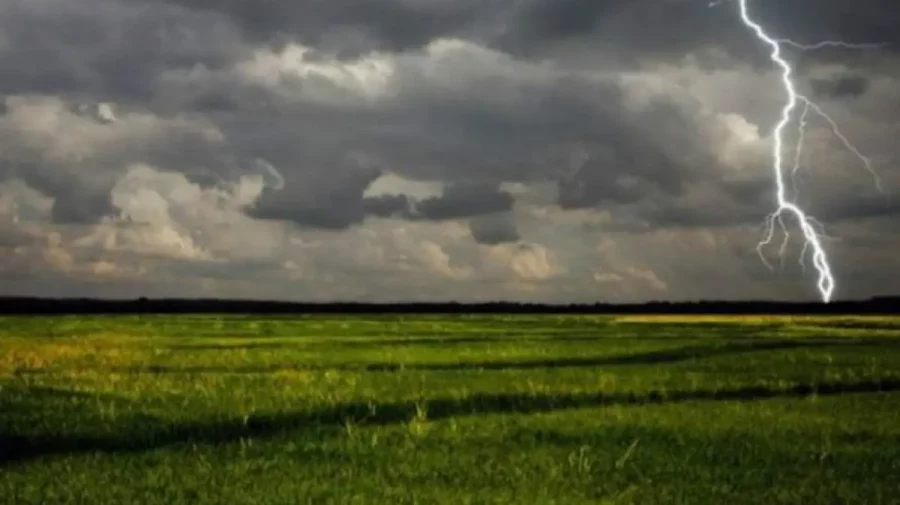 Meteorologii anunță ploi cu descărcări electrice: Câte grade vor indica termometrele