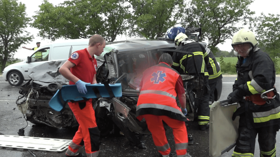 Noi IMAGINI de la accidentul produs în apropiere de Bălți. Martor: „Avea viteză de vreo 120 km/h”