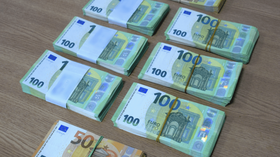 Două conturi în numerar – puse sub sechestru de ARBI a CNA. Au fost indisponibilizate și 20 de mașini