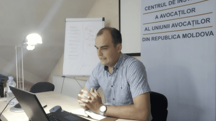 Avocatul care s-a baricadat în biroul unui coleg – pe banca acuzaților. Nu-și recunoaște fapta de care este învinuit