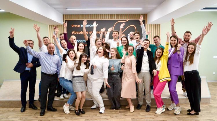 86 de absolvenți ai cursului Fundamentele IT lansat de Orange Digital Center pregătiți pentru o carieră tech