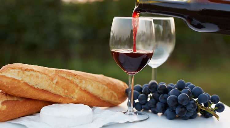 Europenii cumpără mai puțină mâncare, din cauza inflației! Francezii economisesc vinul, iar nemții – carnea