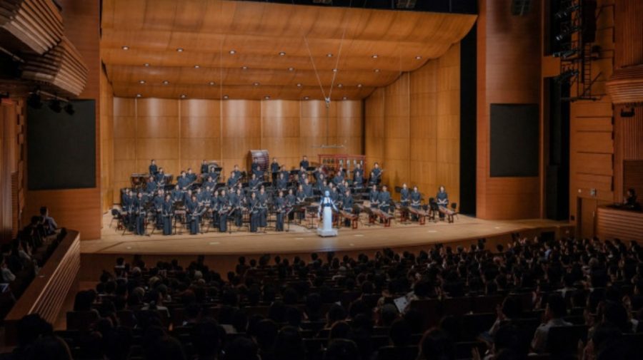 VIDEO Un robot a dirijat orchestra națională a Coreei de Sud. „Roboţii şi oamenii se pot completa unul pe altul”