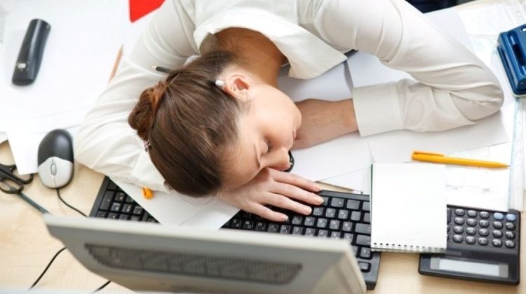 Mereu obosit? Medicii ne spun cum să prevenim și cum să tratăm surmenajul