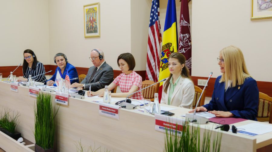 SUA oferă Moldovei 6 milioane de dolari pentru reforma justiției. Maia Sandu: Vom continua curățenia generală