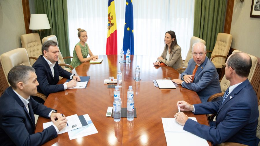 FOTO Noul șef USAID în Moldova apreciază parcursul reformelor. Ce i-a spus Dorin Recean