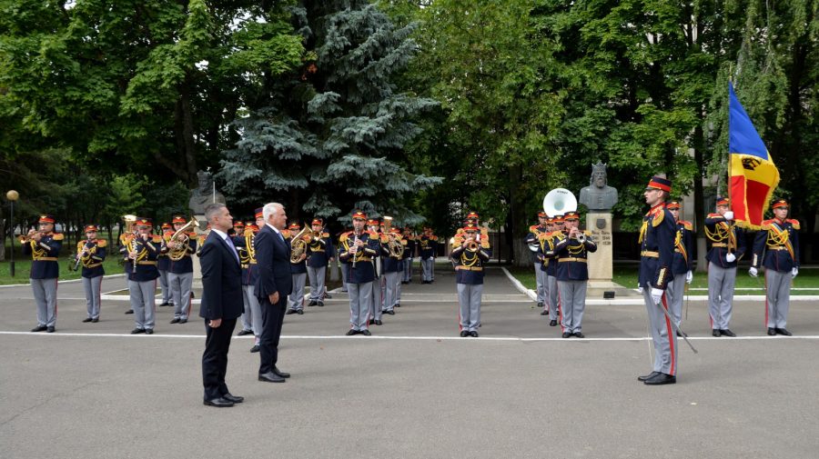 FOTO, VIDEO Donație din partea Apărării din România. Ce a adus Angel Tîlvăr la Chișinău?