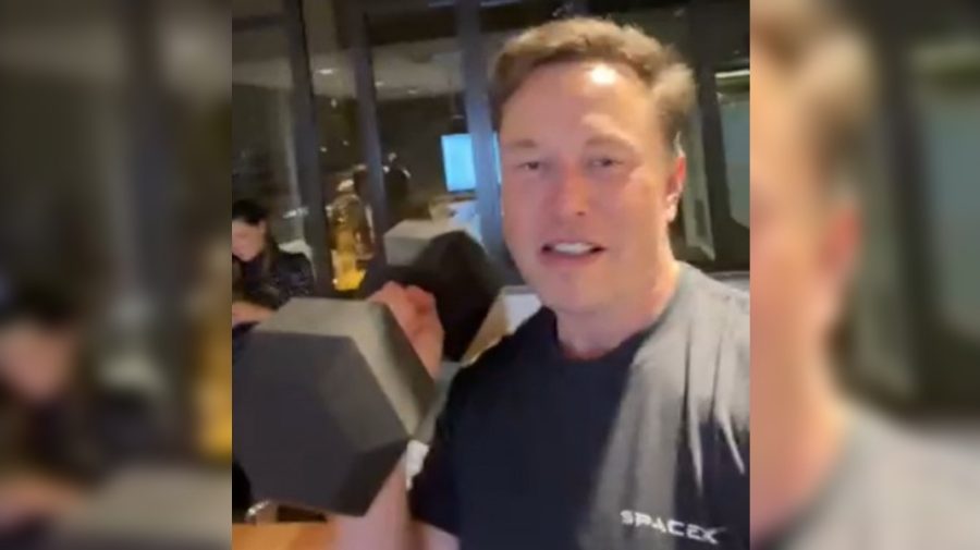 VIDEO După ce s-a lăudat că ridică 20 de kg cu un braț, Musk nu mai e sigur când va lupta cu Zuckerberg