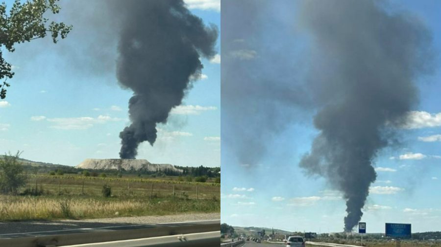 FOTO Fum dens deasupra Strășeniului. ”Arde ceva la cariera Micăuți”. Ce spune IGSU