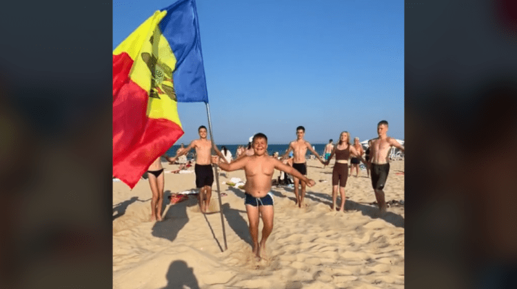 Istoria VIDEO-ului cu micii dansatori moldoveni care au încins o plajă din Bulgaria
