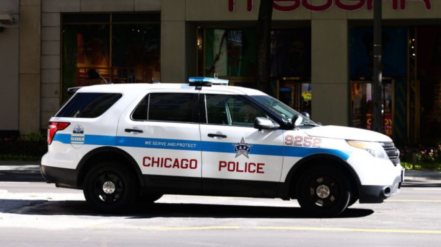 STOP CADRU O echipă TV din Chicago a fost jefuită sub ameninţarea armelor, în timp ce transmitea despre… jafuri