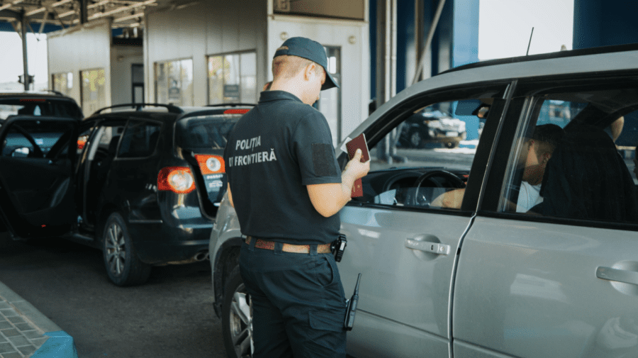 Doi călători – depistați cu acte false, la frontieră. Au recunoscut că le-au cumpărat