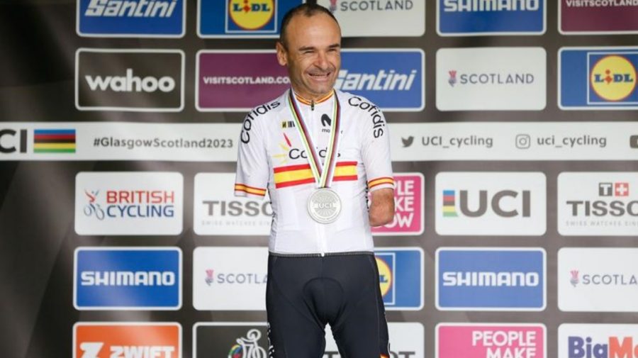 VIDEO Reacția campionului mondial care a fost premiat cu două ceasuri, deși are brațele amputate