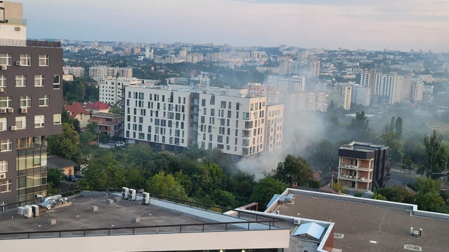 VIDEO Incendiu puternic în Capitală! Fumul dens a împânzit sectorul Rîșcani