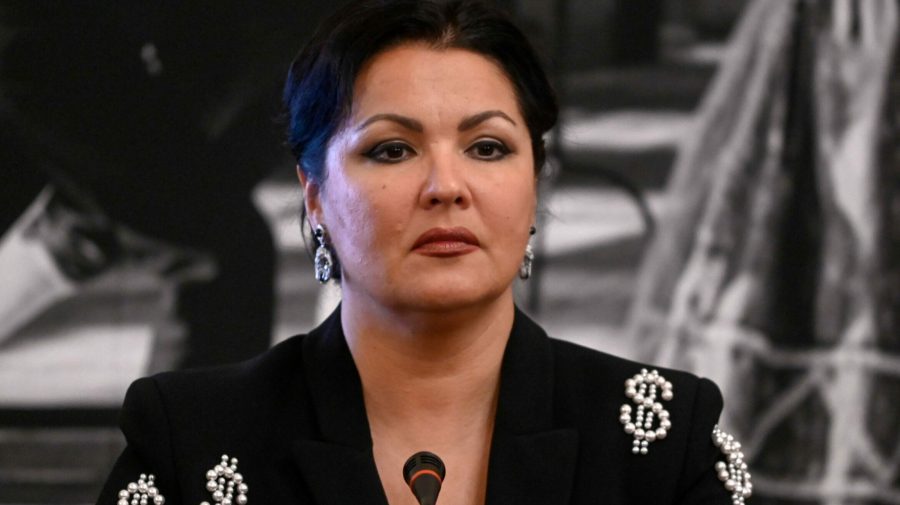 „Pentru suferință și umilință”. Soprana rusă Netrebko vrea despăgubiri de 360.000$ de la Metropolitan Opera New York