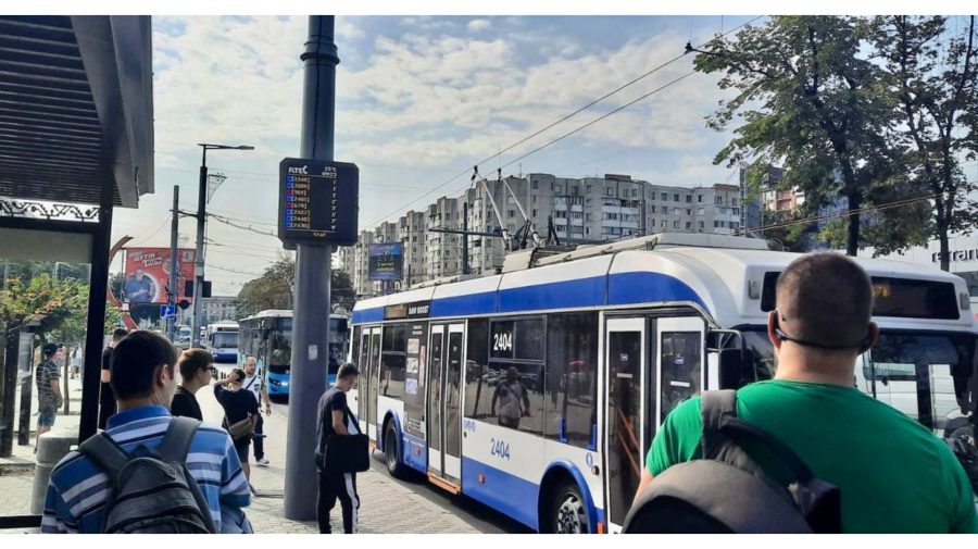 În Capitală are loc testarea panourilor digitale! Afișează informații despre timpul de așteptare a transportului
