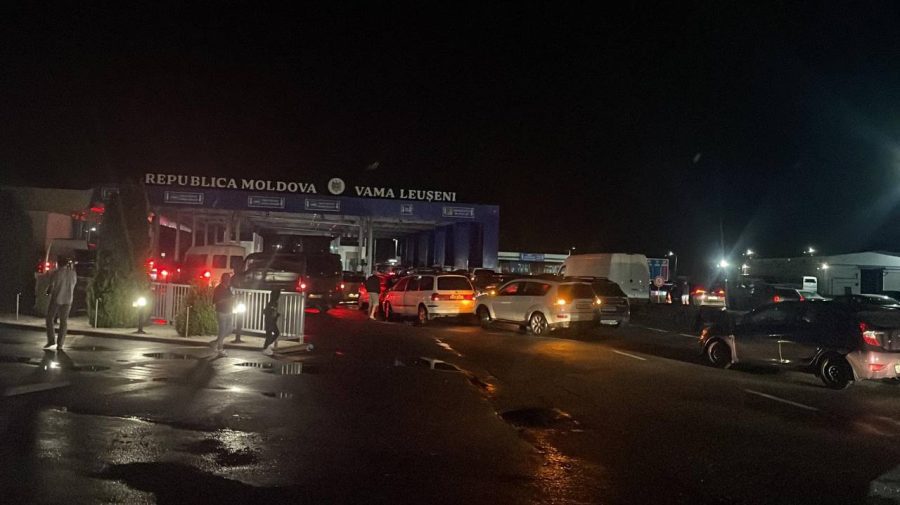 FOTO, VIDEO Cozi interminabile la granița dintre Republica Moldova și România! Motivul