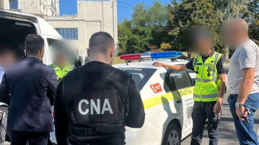 Te-ai întrebat vreodată cât costă viața ta? Suma mitei cerute de doi polițiști de patrulare de la un șofer prins beat