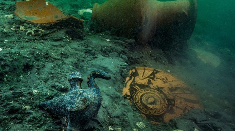 FOTO Noi „comori și secrete” au fost găsite într-un templu antic descoperit pe fundul Mediteranei