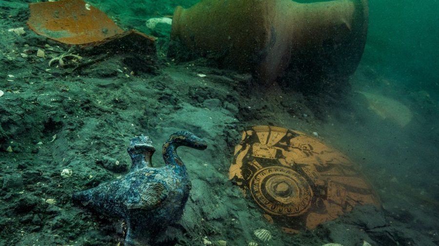FOTO Noi „comori și secrete” au fost găsite într-un templu antic descoperit pe fundul Mediteranei