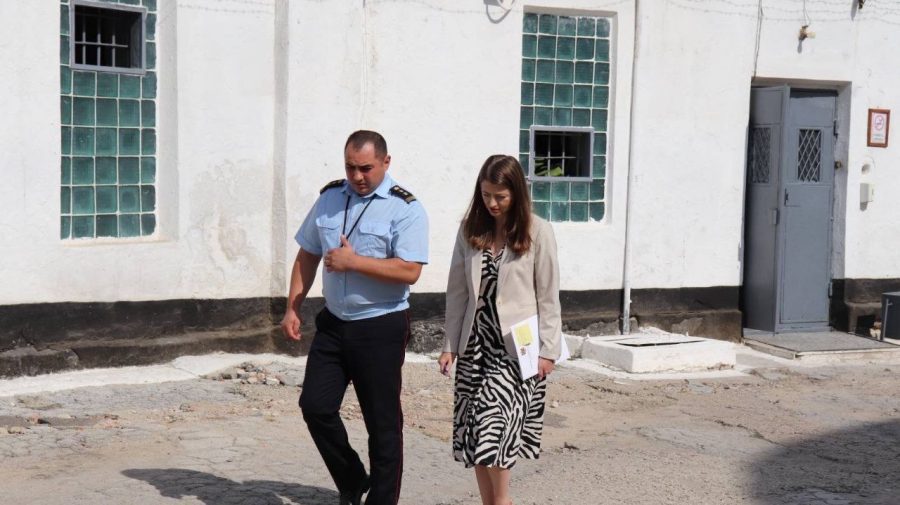 Ministrul Justiției, mesaj pe Facebook: M-am bucurat să aud că numărul persoanelor aflate în penitenciar a scăzut